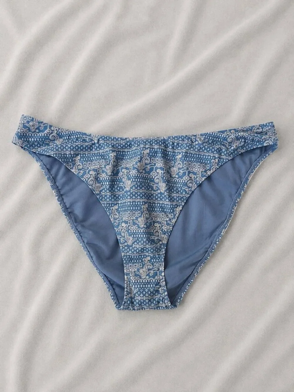 Blue Paisley High-Leg Bikini Bottoms Women's Size XXL (20) NWT No Boundaries